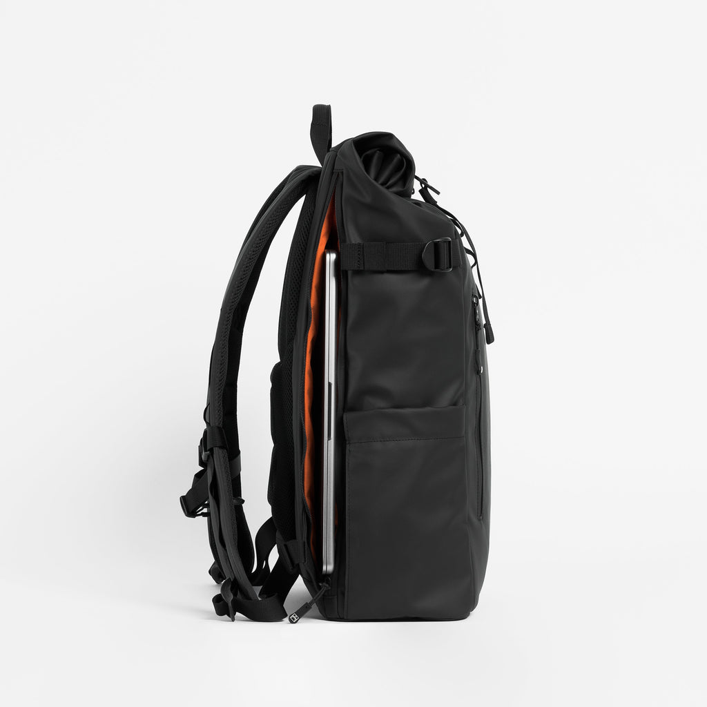 The Roll Top 20L + Wash Bag